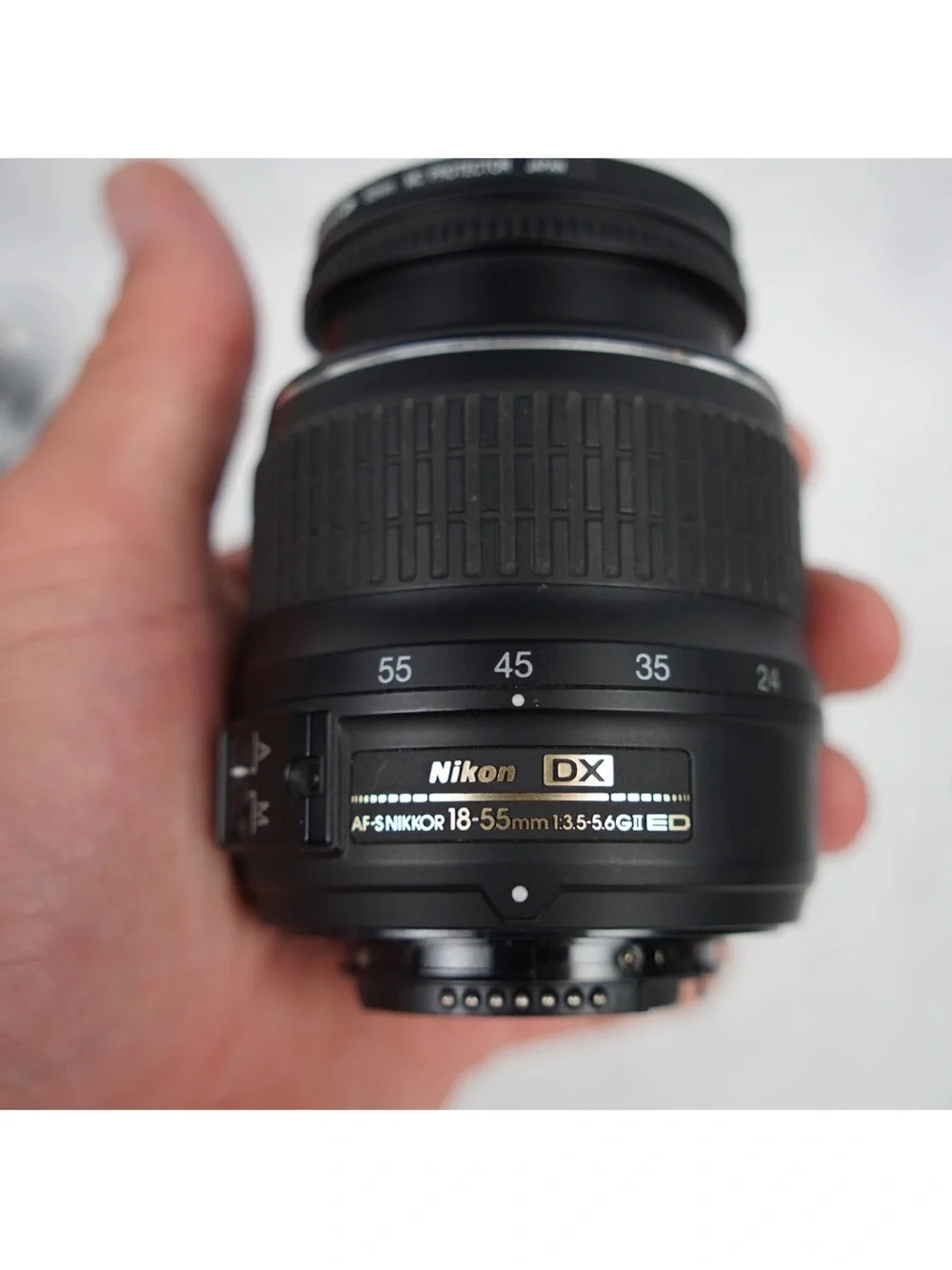 Nikon D40x DSLR Camera 10.2MP Nikon AFS 18-55mm Lens W/ 2 Batterries Bag Mint